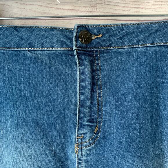 Westport 1962 Denim Jean Skirt with Embroidered Flowers Size 16 - Picture 7 of 13